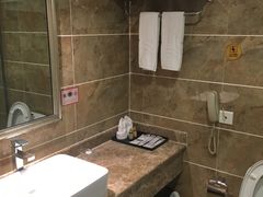 -怡华威斯达酒店(重庆医科大学附属儿童医院店)