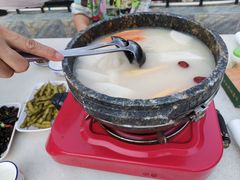 -墨脱石锅椰子鸡•香草鸭•东山羊(大东海店)