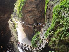 -龙水峡地缝景区