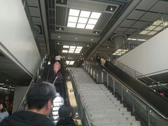 -体育场(地铁站)