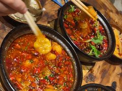 -有红鸡毛店·砂锅菜(抚琴夜市店)