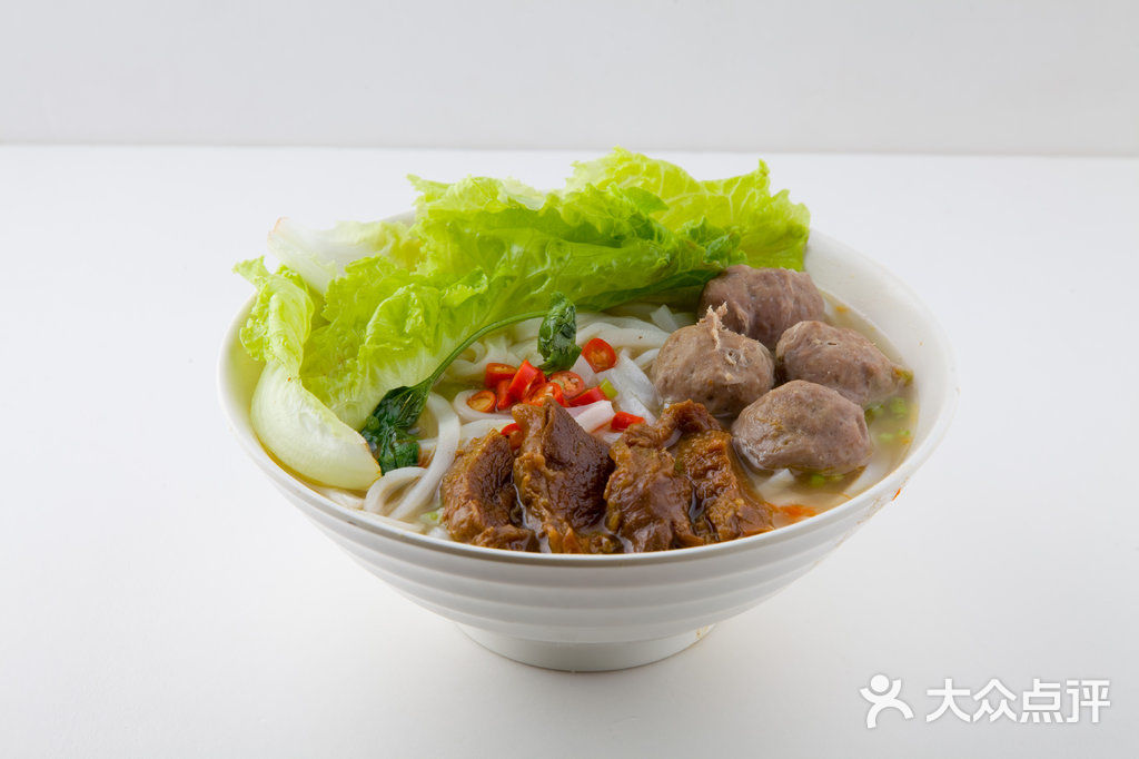 牛丸拼牛腩粉