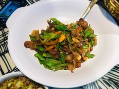 辣椒炒肉-俏九州·小炒黄牛肉(华润万象汇店)