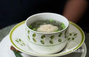 White Jade and Green Jade Lion's Head Soup