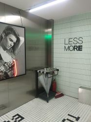 点击看大图 -LESSMORE科技头皮理容中心