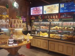 面包甜点陈列柜-昆明冠生园·蛋糕·面包(南强街店)