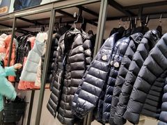 -唯品会(北京国瑞城店)