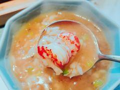 招牌小龙虾红汤泡饭-蜜桃花开·中西融合菜E&W(南长街店)