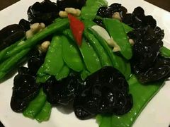 -东口码头·烧鸽子·鱼头泡饼·地方菜(金鹰悦城店)