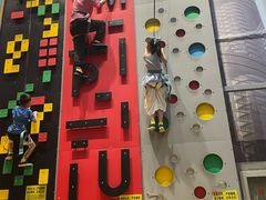 -极限Jump蹦床·新潮玩运动世界·室内乐园·团建·派对中心