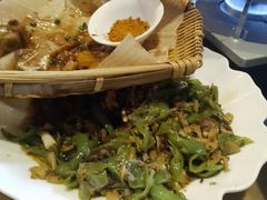 -临界音乐酒馆·小龙虾·江湖菜(华熙LIVE·鱼洞店)
