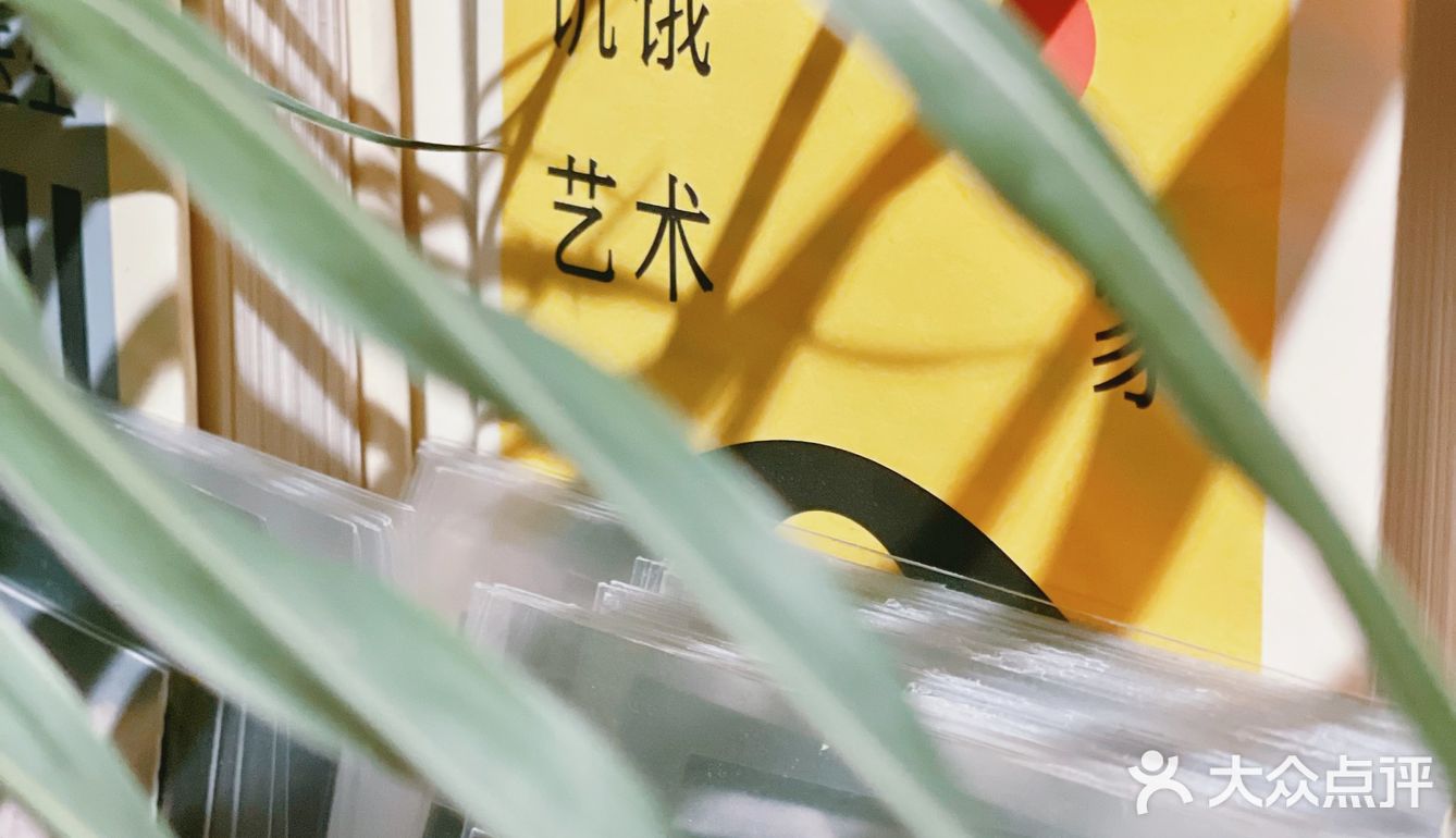 壹楼胶片工作室 |  我会在贰楼等你和八路汽车