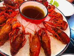 -虾弄弄海派小龙虾·牛羊蝎子火锅