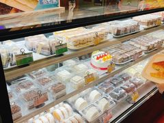 面包甜点陈列柜-新侨三宝乐面包店(崇文门店)