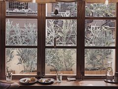 靠窗位-懒鱼时光馆(沙坪坝店)