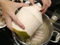 -东椰·海南椰子鸡火锅(朝阳门店)