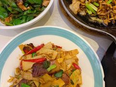 -阿瓦山寨·湘菜现炒·剁椒鱼头王(咸阳总店)