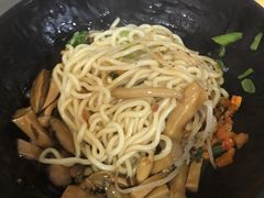 -两勺子一碗口水鸡拌面
