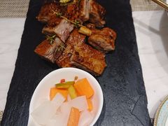 炭烧安定排骨-闻见中国海南菜(K11店)