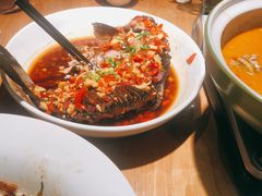 香煎鲫鱼-费大厨辣椒炒肉(万家丽一店)