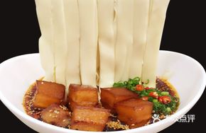 Bench Noodles with Braised Pork