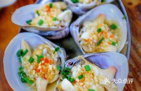 Steamed Noble Snail with Garlic