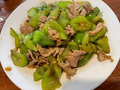 兴坪小炒肉-老街坊餐吧