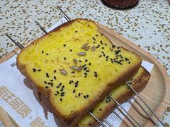 -小董哥烤串·爆汁大油边(故宫店)