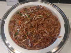 广式干炒牛河-宝德国际酒店-马蹄莲自助餐厅