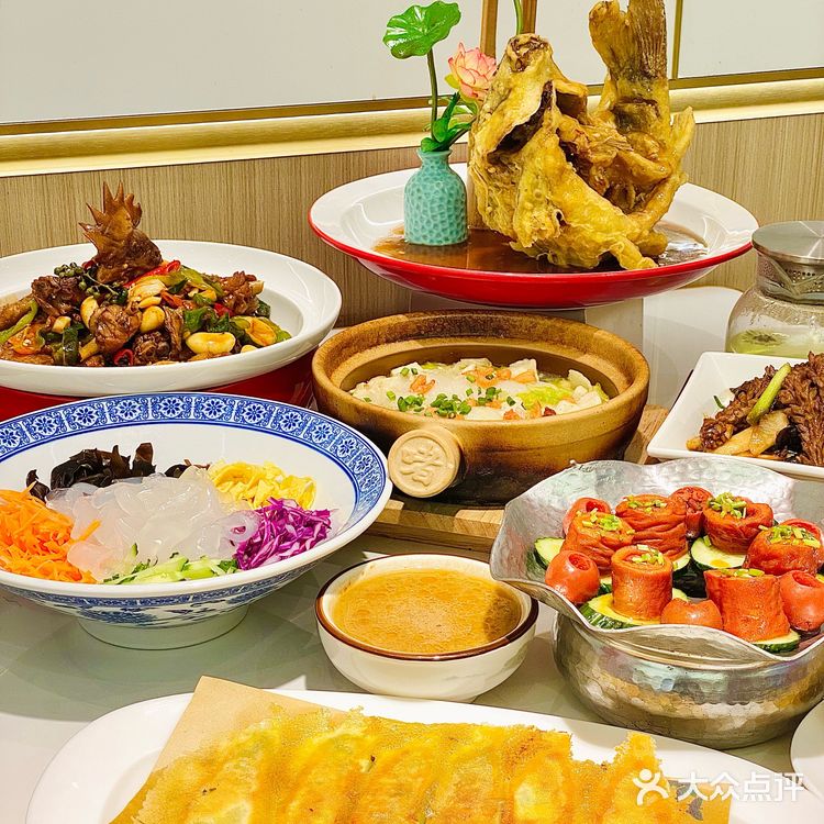 来济南吃鲁菜，还得跟着本地人吃实惠的!!!