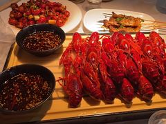 -肥肥虾庄·金牌油焖大虾(沙湖店)