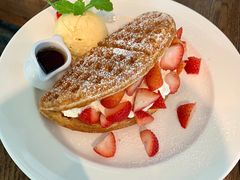 草莓松饼-ROAST coffee & eatery