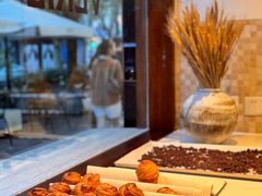 -VERIE BAKEHOUSE
