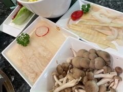 -一席地·本地鸡窝·杭帮鸡火锅(萧山银隆百货店)
