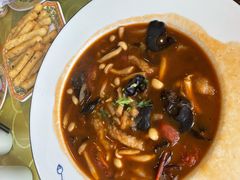 酸汤酥肉配茴香小油条-砂锅居(西四店)