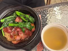 招牌烧腊焦香煲仔饭-香港威特瑞茶餐厅(小白楼音乐厅店)