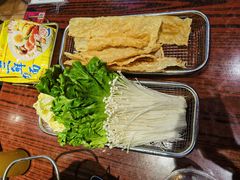 -沙胆彪炭炉牛杂煲(成都玉林店)