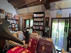 -荒岛书店(黄县路店)