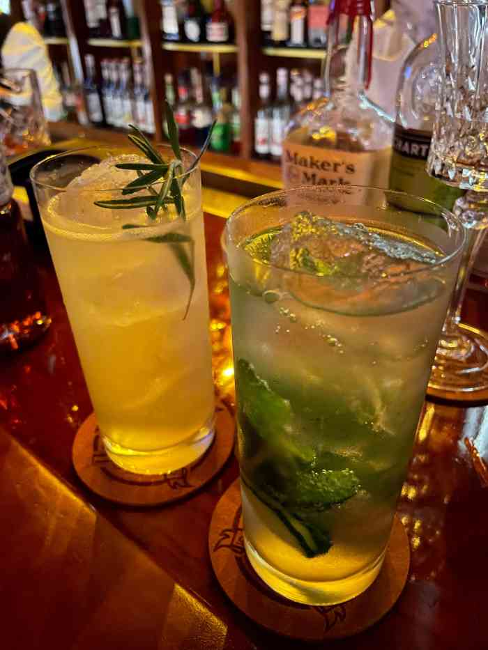 papaya bar(富民路店)-"每次来富民路,总是会在这家坐坐,喝上一杯.