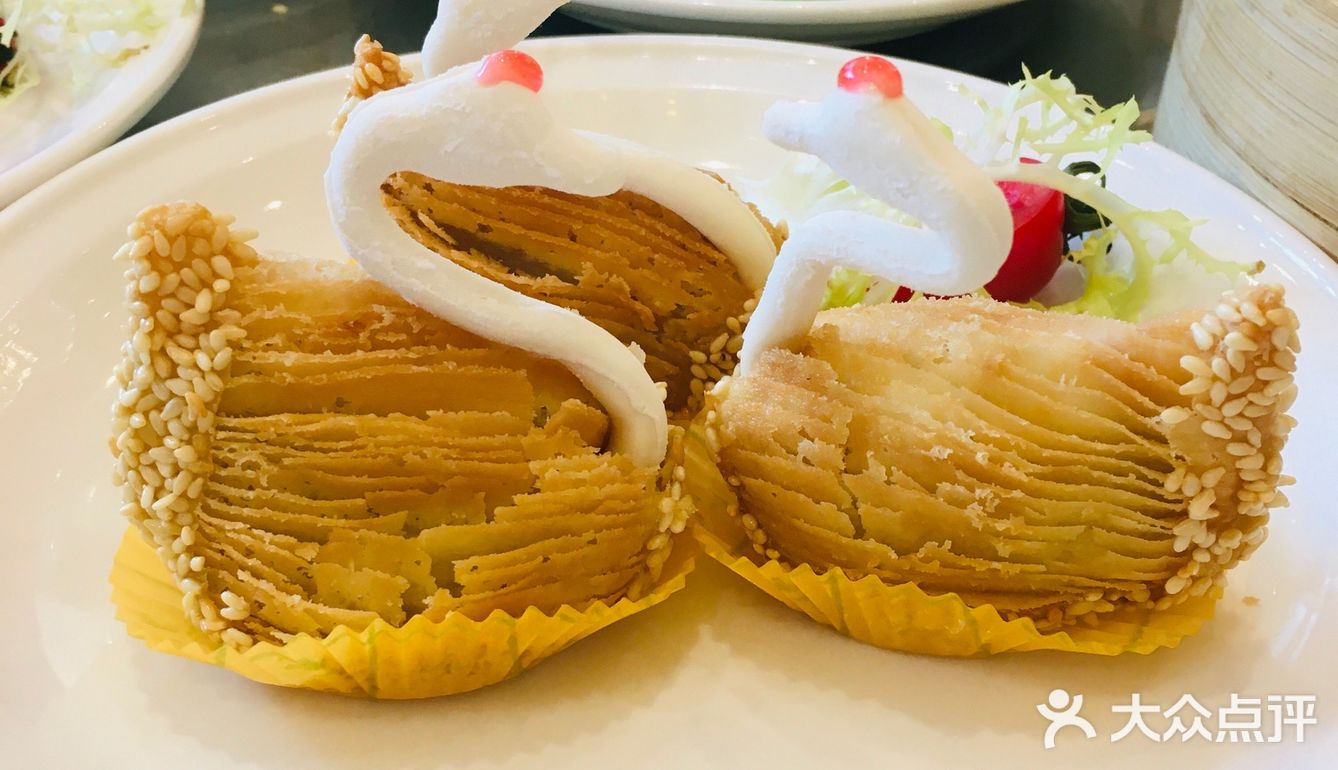 特色大餐包差不多每桌都点，特价
