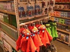 -名创优品(北京新中关购物中心地铁层店)