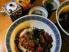 辣肉面-沪西老弄堂面馆(定西路店)