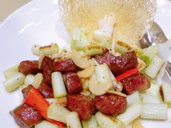 野菌葱爆雪花牛肉粒-香港百合居(LCM置汇旭辉广场店)