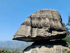 -梭布垭石林景区