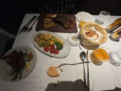 -LESCEDARS Brasserie Bistro香柏树