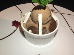 熔岩巧克力蛋糕-圣丰索菲特·法国餐厅