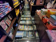 -钟书阁(松江泰晤士小镇店)