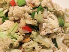 -阿瓦山寨·湘菜现炒·剁椒鱼头王(咸阳总店)