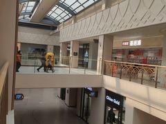 -斯普瑞斯奥特莱斯