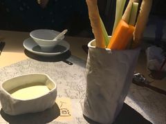-穹六人间 people 6(岳阳路店)